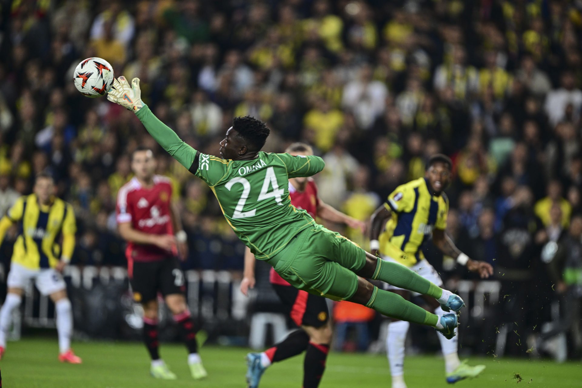 Man Utd Ratings Vs Fenerbahce World Class Andre Onana Gets As