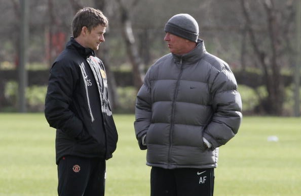 Sir Alex Ferguson shows support for Solskjaer during tough period