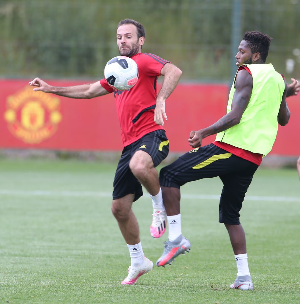 Manchester United Players Look Fired Up In Training As Preparations ...