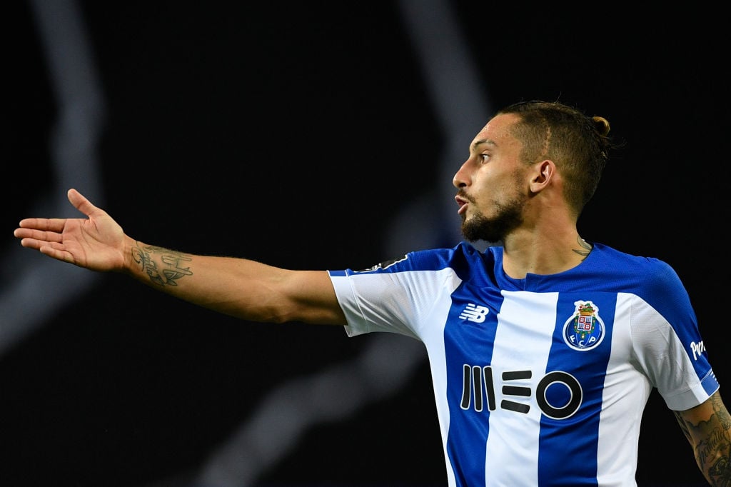 Report: Alex Telles hoping to seal Manchester United move