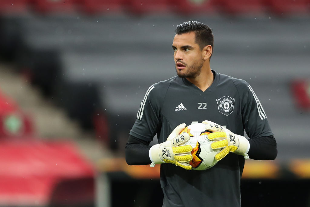 Sergio Romero's wages blocking exit, and United open to keeping him