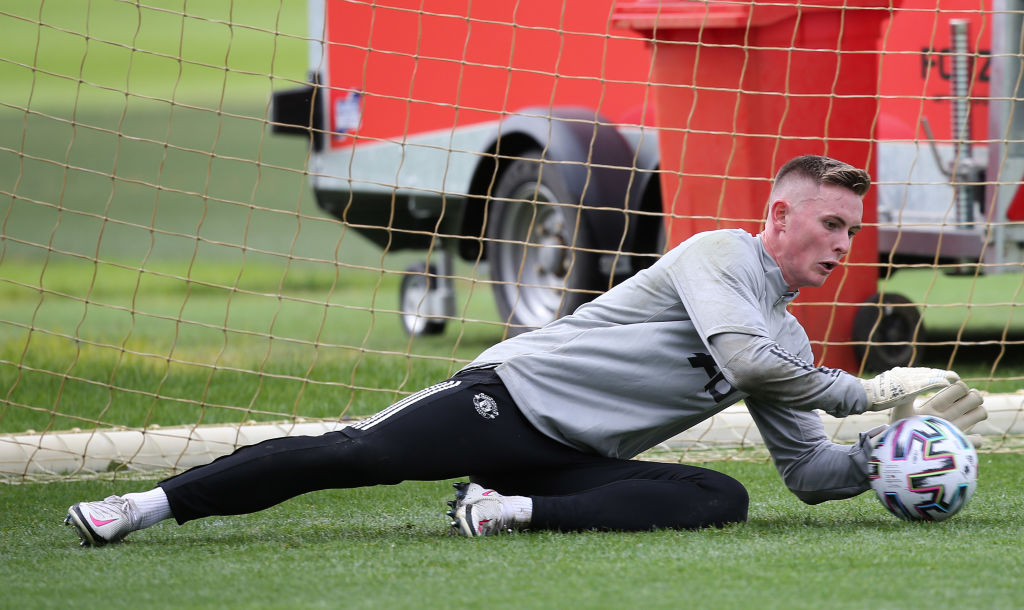 Dean Henderson Signs a New Contract at Manchester United