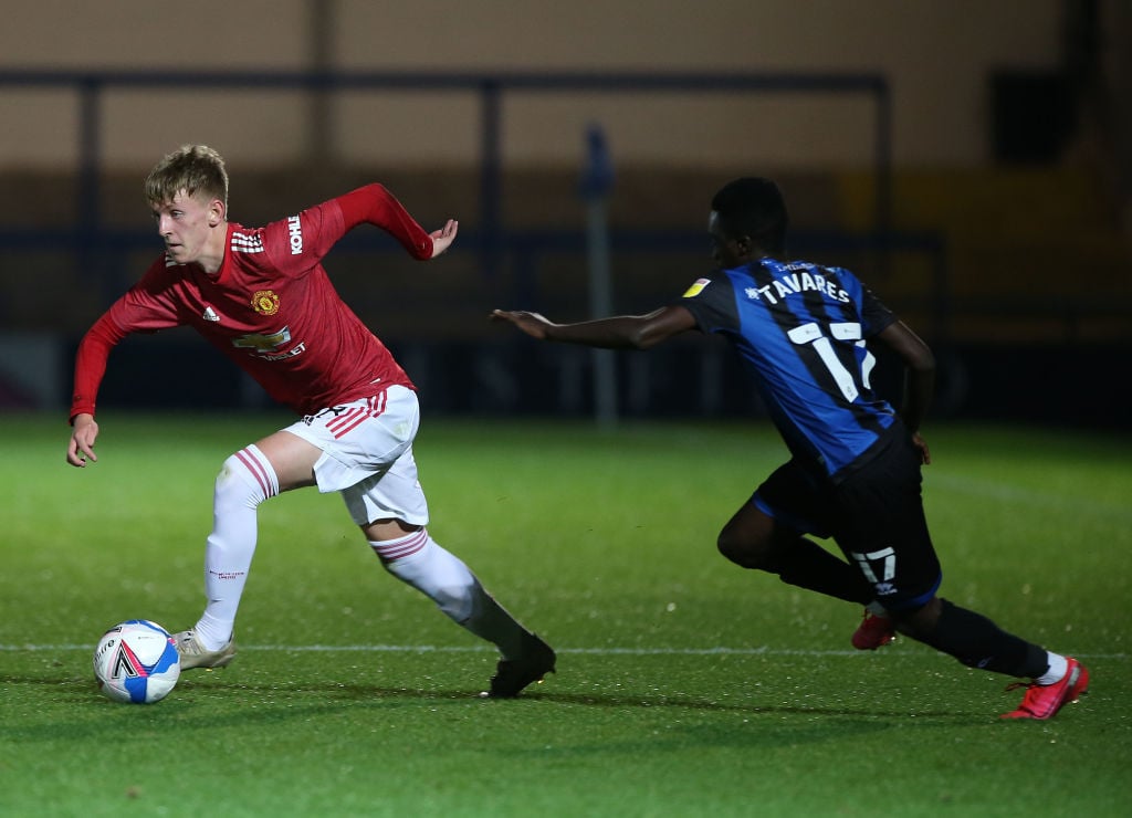 Logan Pye signs Manchester United pro contract