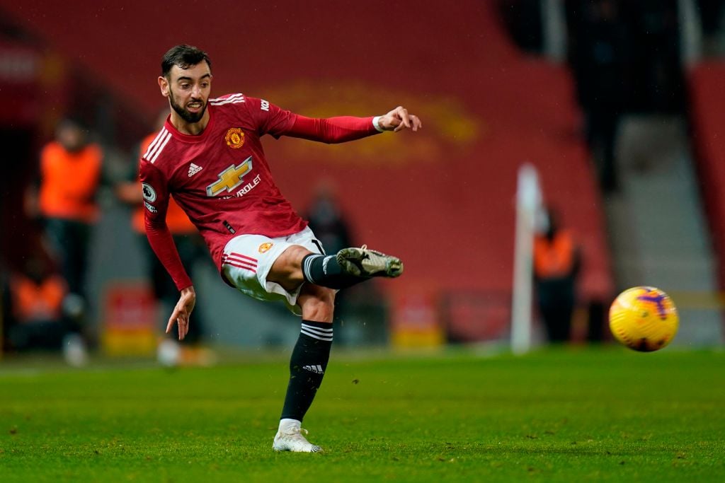 Bruno Fernandes nets stunning free kick as Manchester United blitz