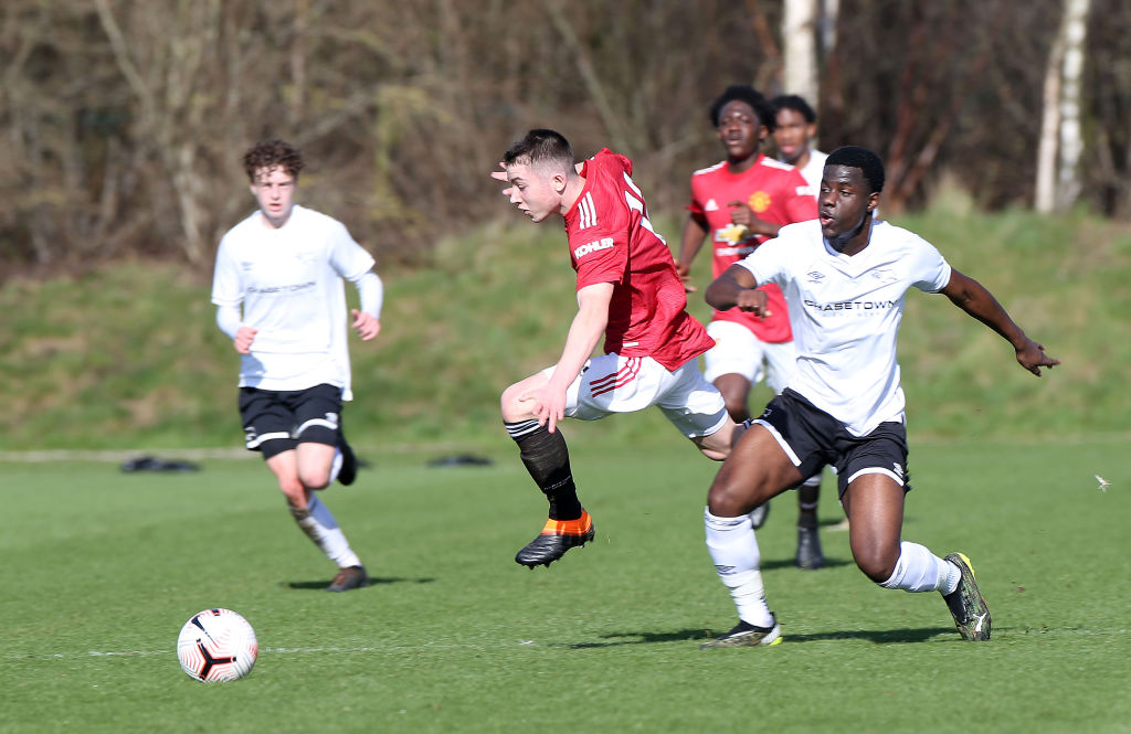 Manchester United teenager Owen Hampson makes switch to Sheffield United