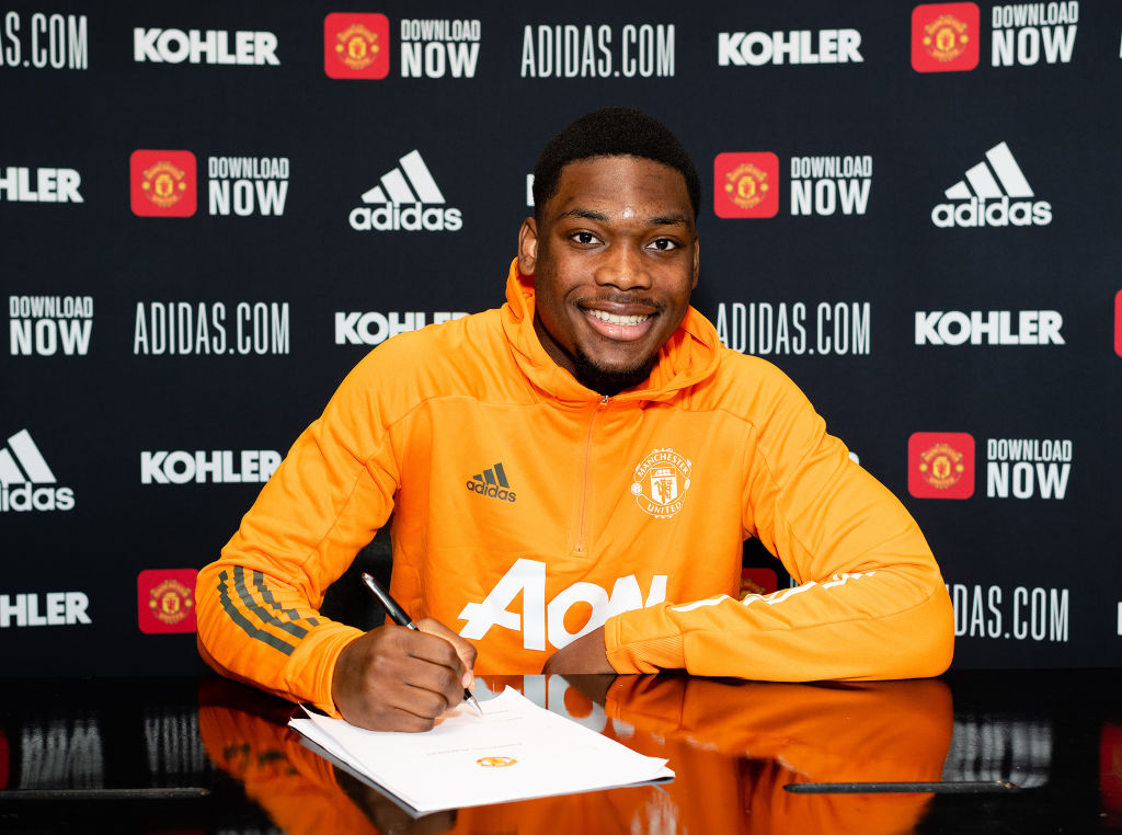 Teden Mengi Signs a New Contract at Manchester United