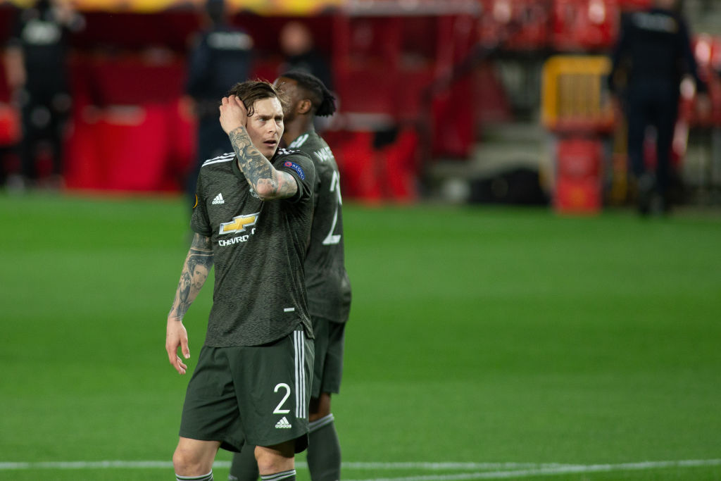 Manchester United fans react to Victor Lindelof's assist