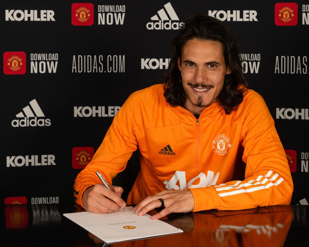 Edinson Cavani Extends his Contract at Manchester United
