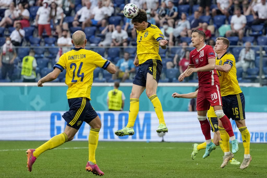 Victor Lindelof makes timely contribution to help Sweden finish top