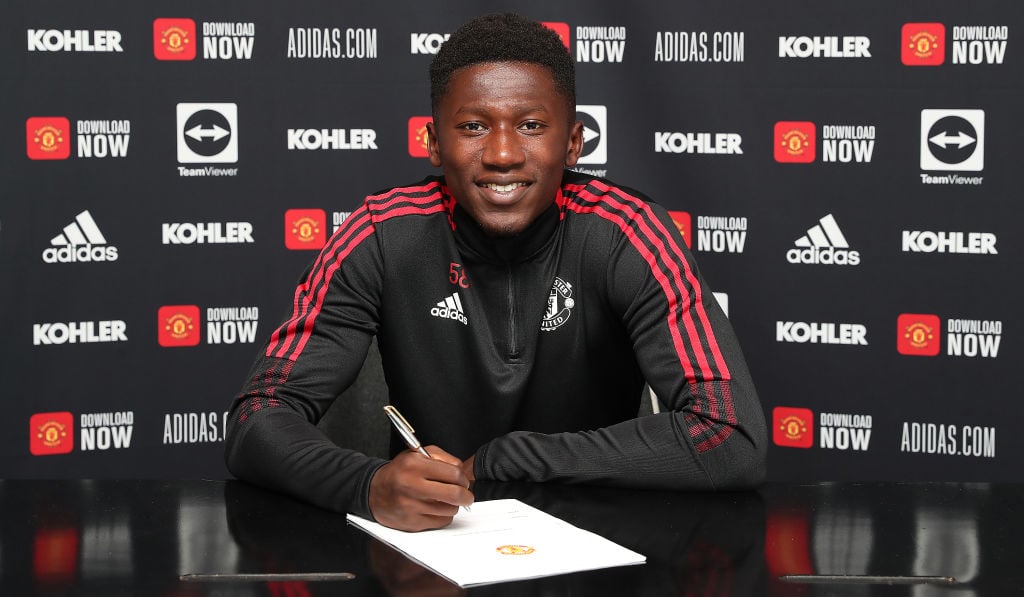 Di'Shon Bernard Signs a New Contract at Manchester United