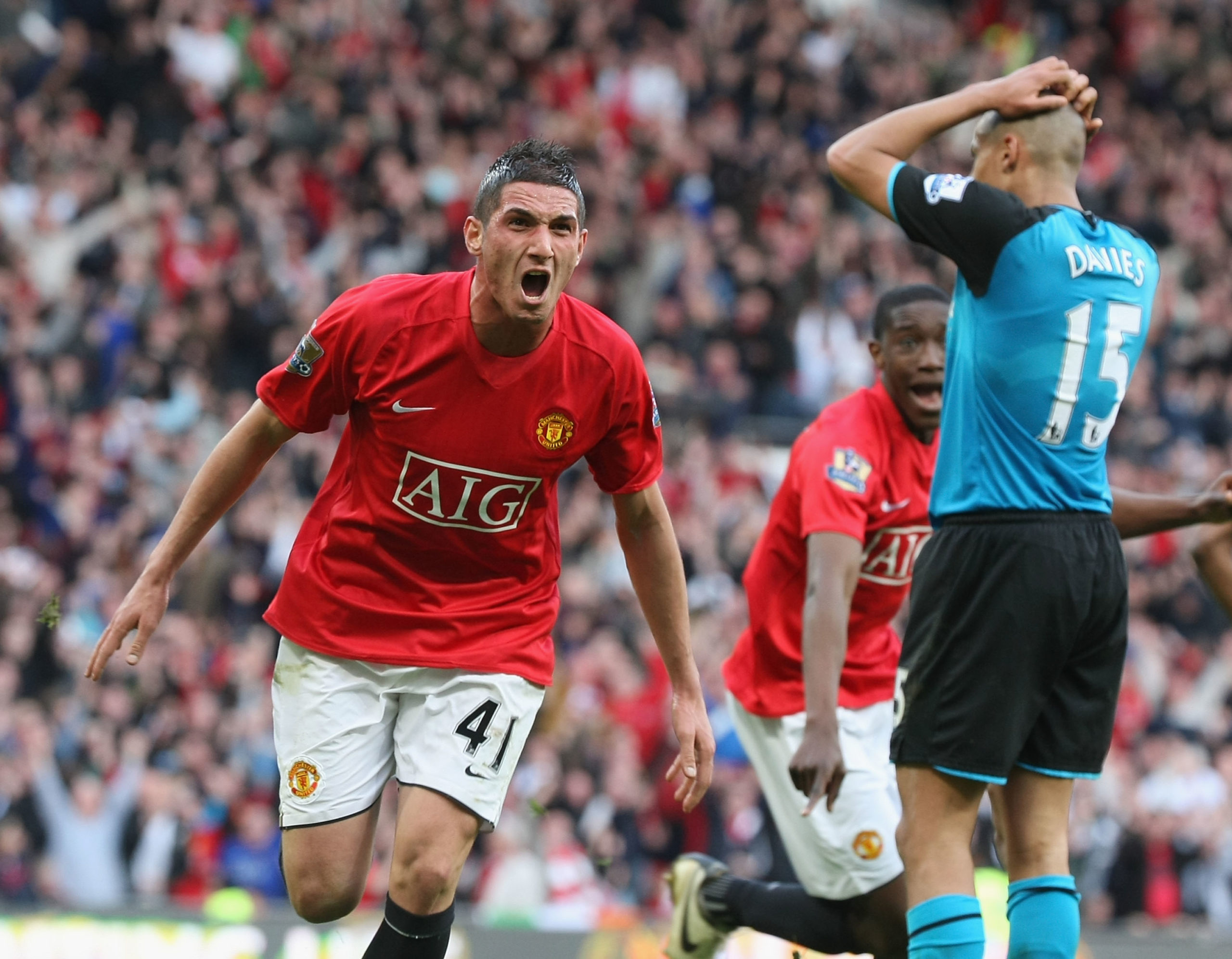 Manchester United title winner Federico Macheda signs with new club