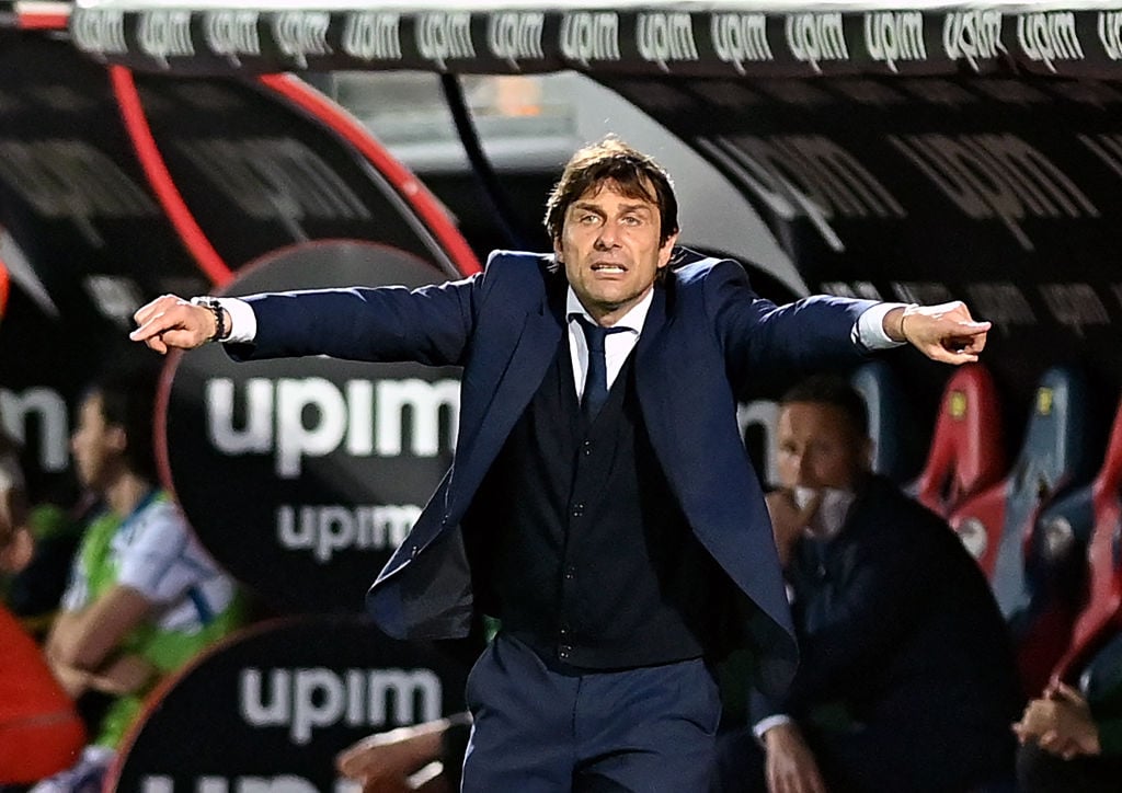 Gary Neville gives verdict on whether Antonio Conte should replace Solskjaer