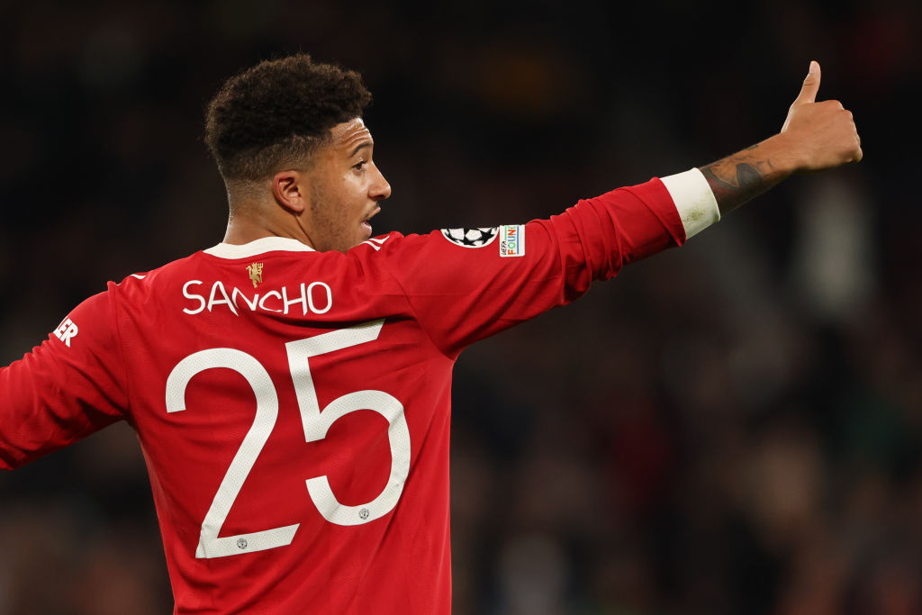 Footballer Fits on X: Manchester United's @Sanchooo10 rocks up to