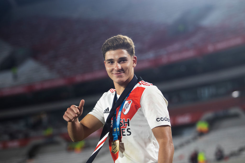 Who is reported Manchester United target Julian Alvarez?