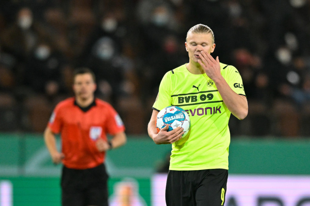 FC St Pauli v Borussia Dortmund - DFB Cup: Round of Sixteen