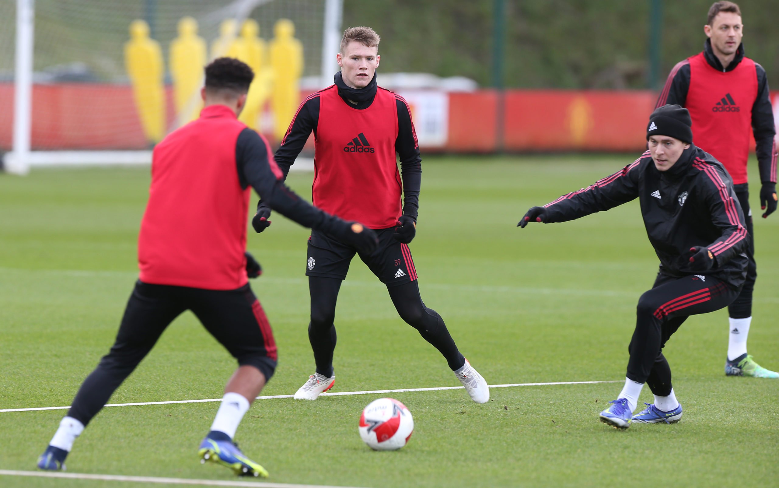 Victor Lindelof returns to Manchester United training