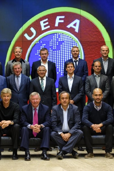 (From L to R) front row: Arsenal's manag