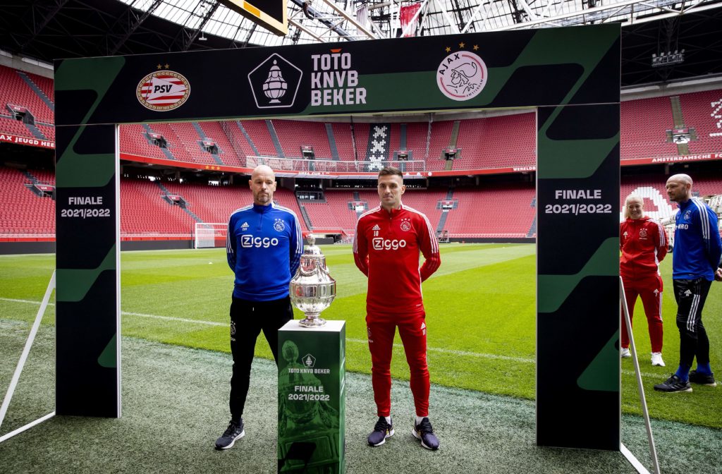 FBL-NED-CUP-AJAX-PRESSER