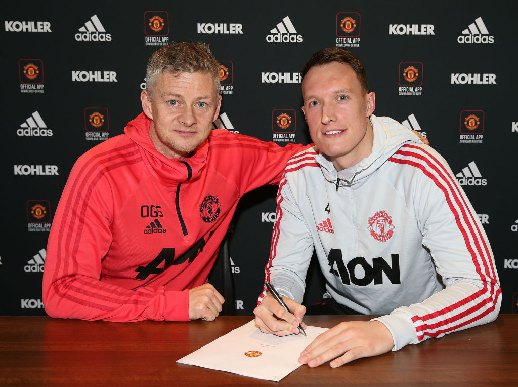 Phil Jones Signs a Contract Extension at Manchester United