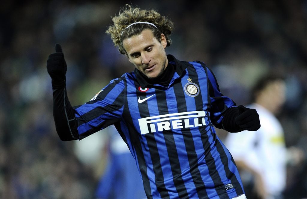 Inter milan's forward Diego Forlan gestu