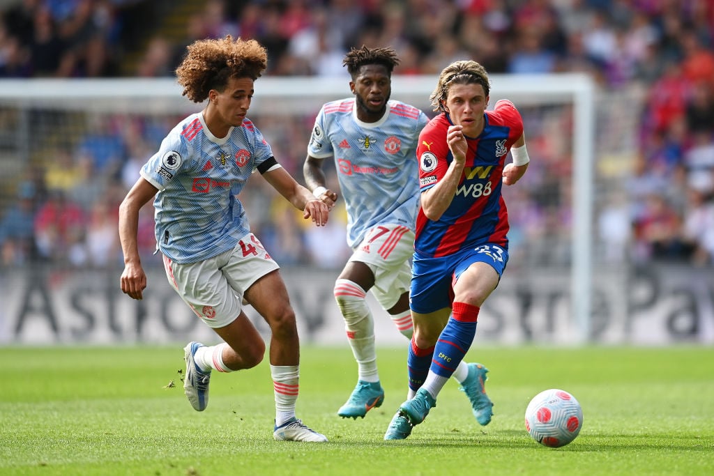 Fans jeer as Manchester United loses 1-0 to Crystal Palace