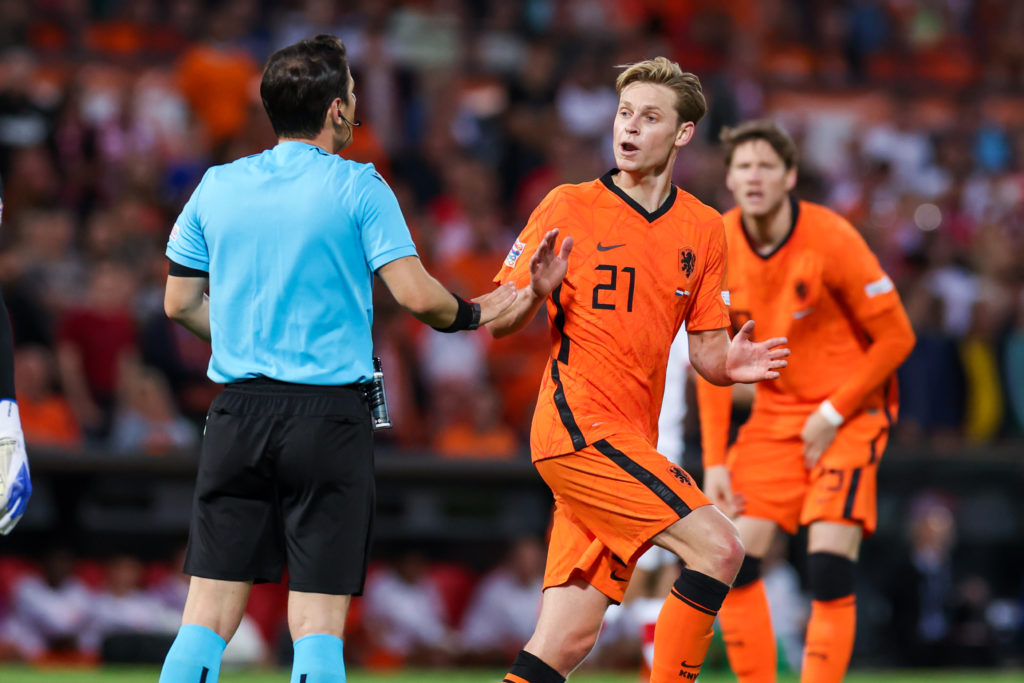 De Jong Has One Condition To Move From Barcelona To Manchester United