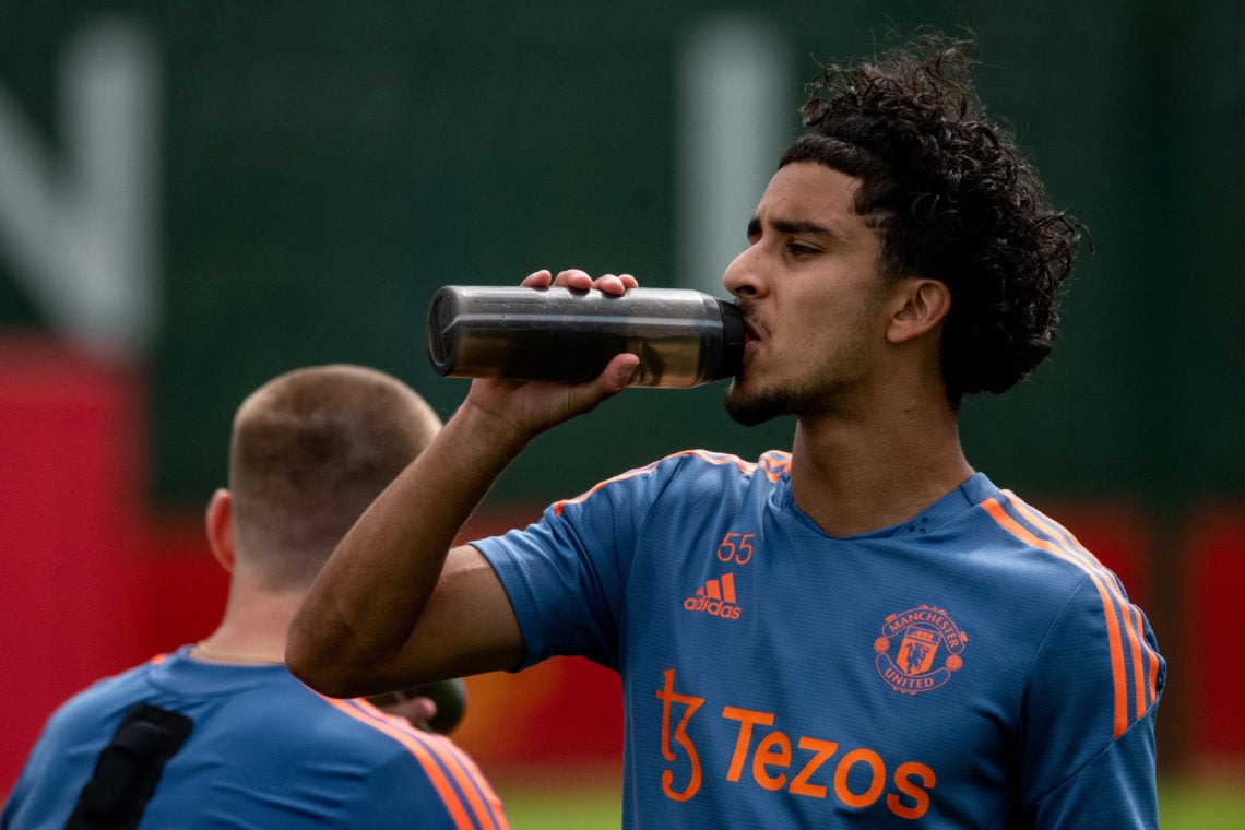 Zidane Iqbal said to have impressed Erik ten Hag in first week of Manchester United training
