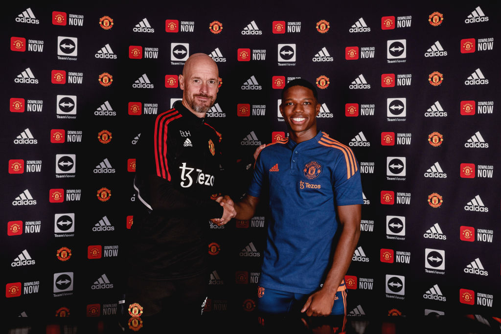 Manchester United announce signing of Tyrell Malacia from Feyenoord