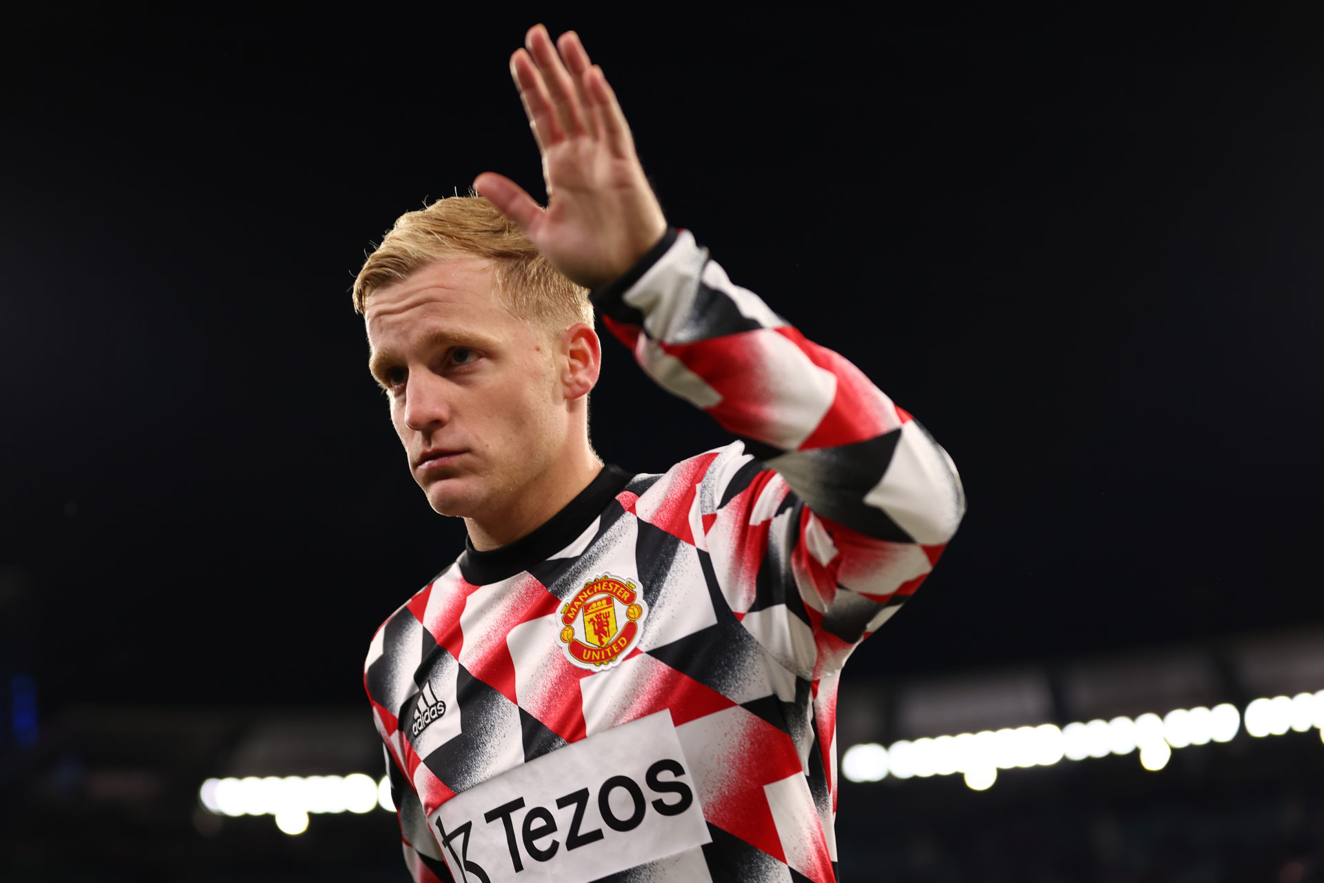 Donny Van De Beek Shows He Needs More Minutes With Uniteds First Team 