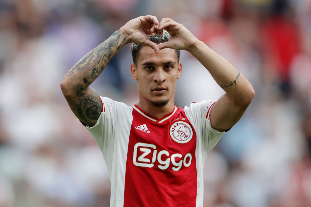 Ajax post eight-word message following Antony's completed move to Manchester United