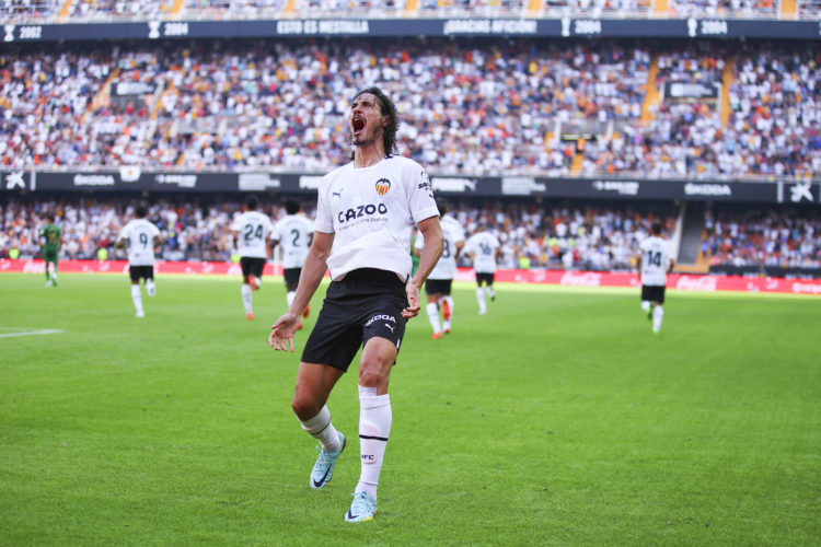 Edinson Cavani scores Valencia brace to net first goals since Manchester United exit