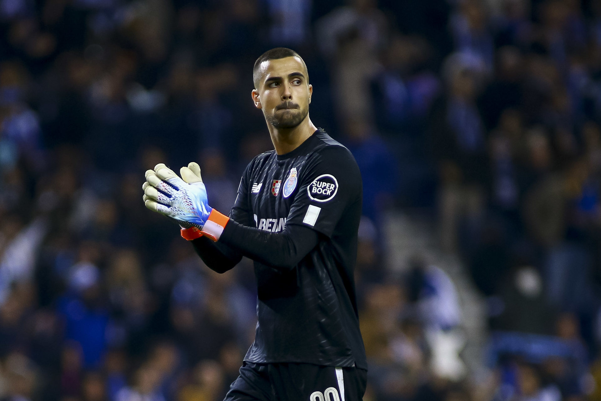 Só venda de Diogo Costa permitirá encaixe idêntico às últimas