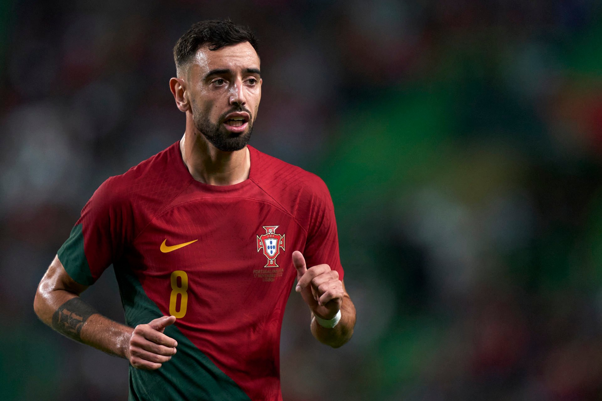 Bruno Fernandes has dropped bomb advice to the media to keep criticizing Cristiano Ronaldo