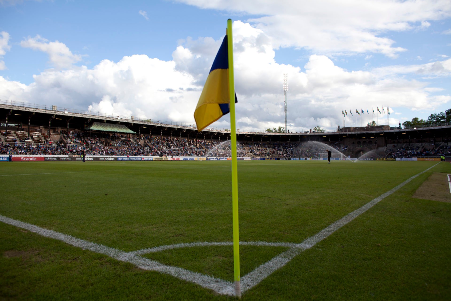 Manchester United trialist Lucas Bergvall signs with Djurgarden 