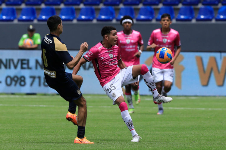 Manchester United interested in 15-year-old Ecuador whizkid Kendry Paez