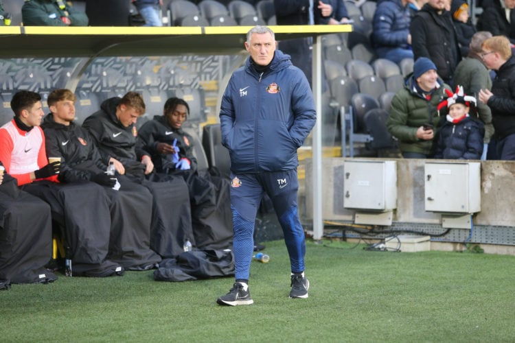 Sunderland manager Mowbray expects United loanee Amad to stay all season