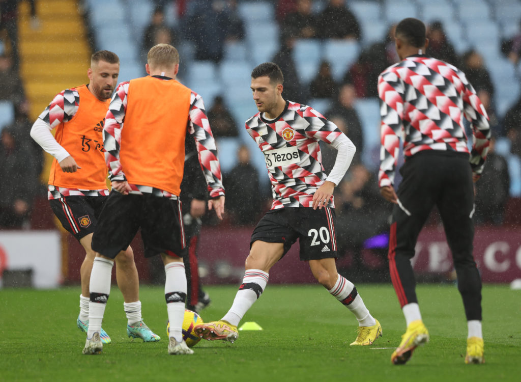 Aston Villa v Manchester United - Premier League