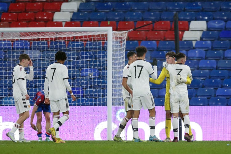 Travis Binnion praises Manchester United academy goalkeeper Elyh Harrison
