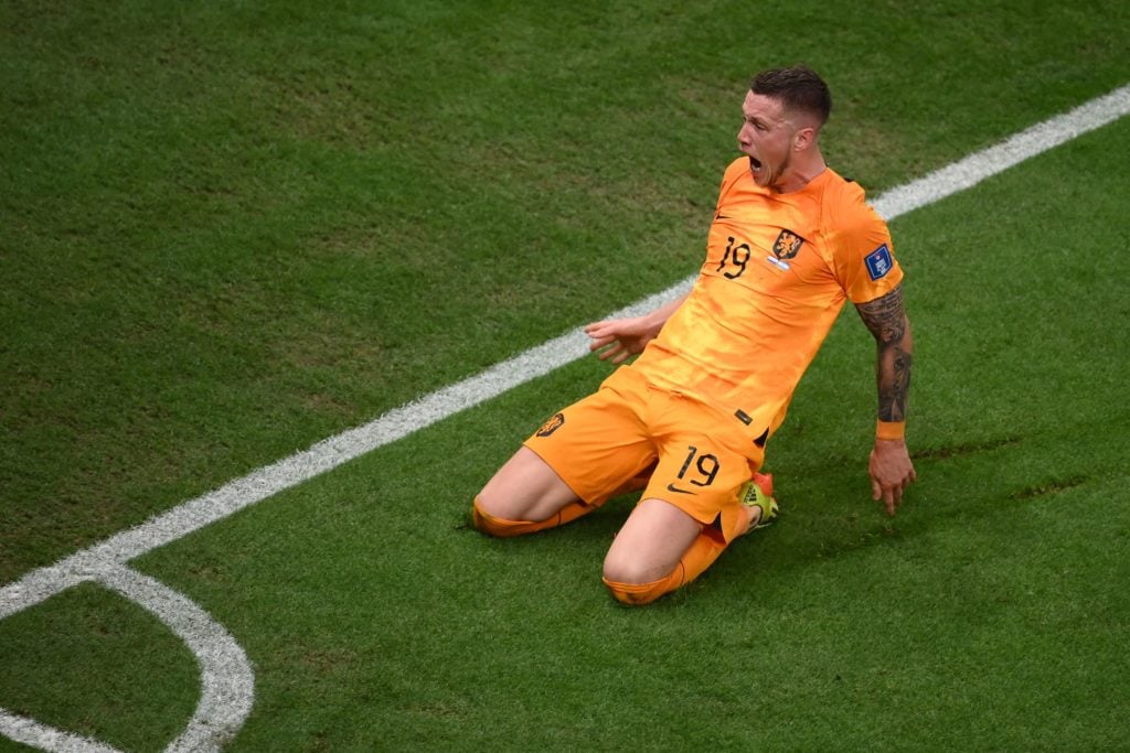 TOPSHOT-FBL-WC-2022-MATCH57-NED-ARG