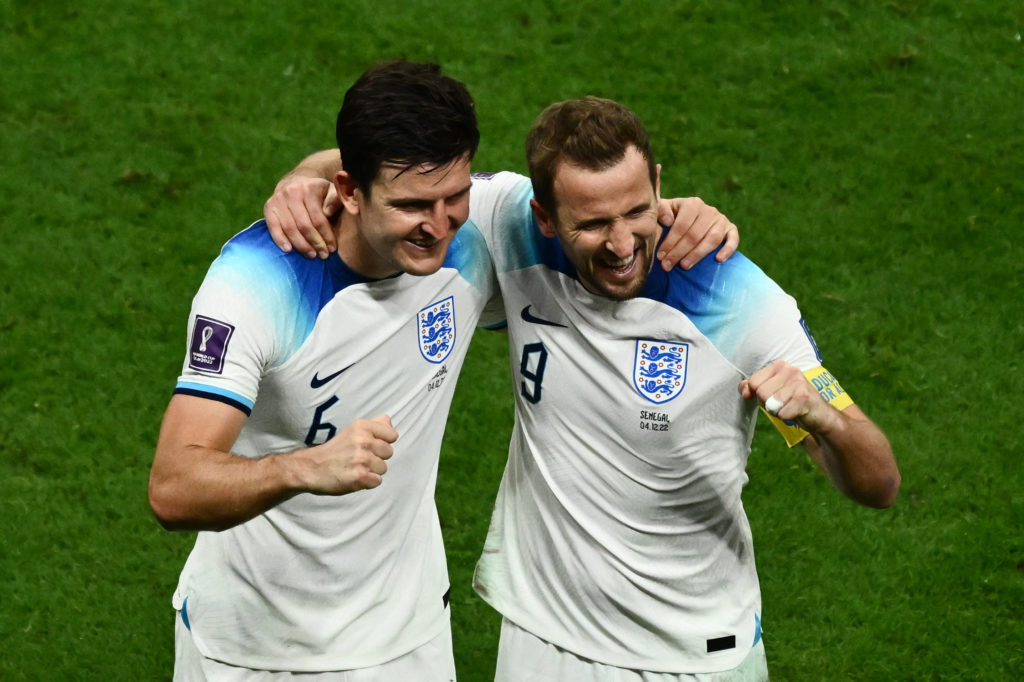 TOPSHOT-FBL-WC-2022-MATCH51-ENG-SEN