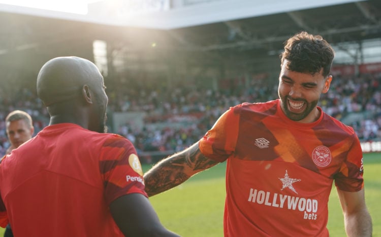 Manchester United boost as Premier League club sign replacement for £40m 'target'