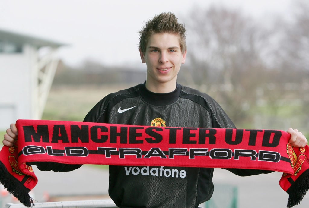 Ron-Robert Zieler signs for Manchester United