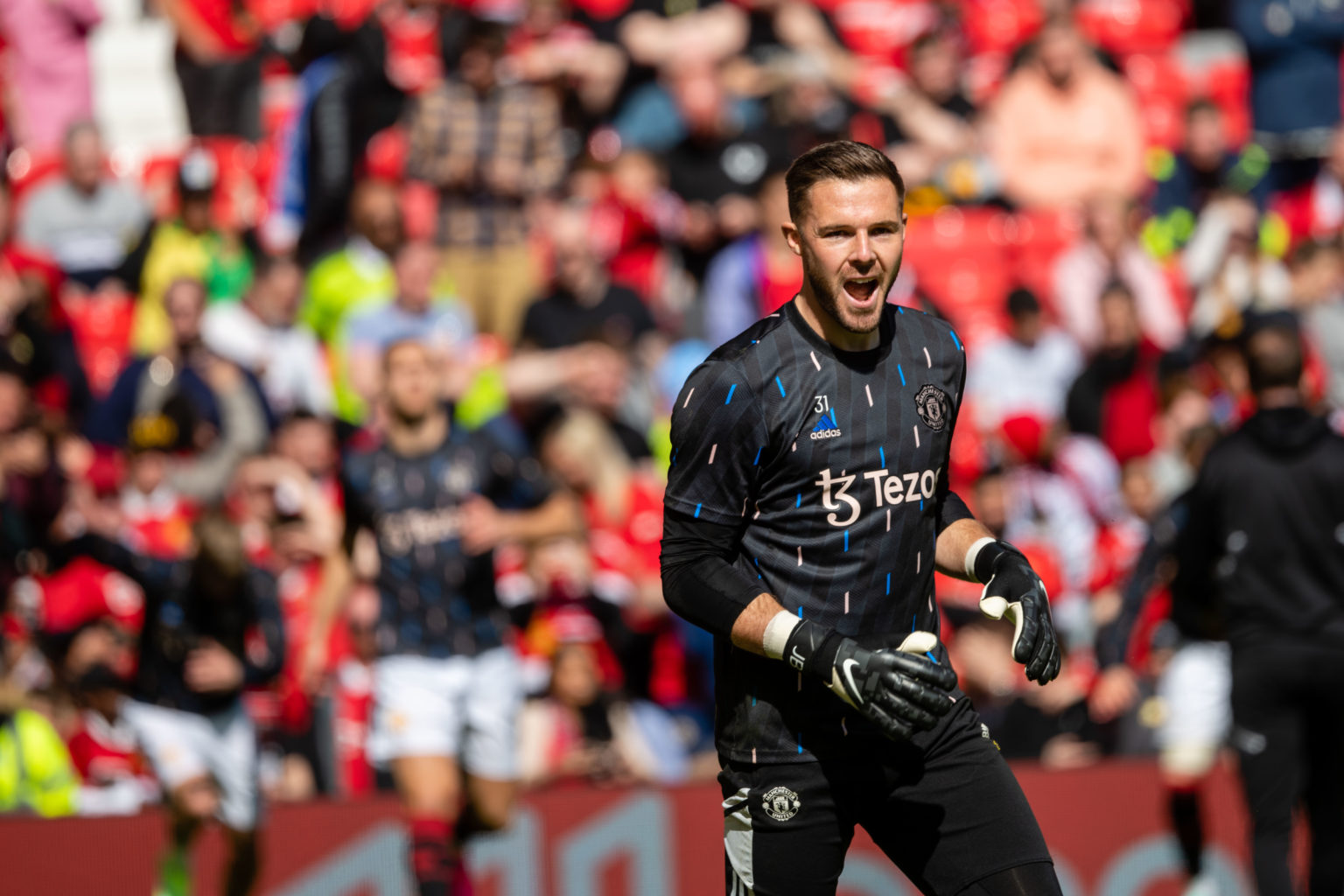 Bruno Fernandes And Benni McCarthy React As Goalkeeper Leaves ...