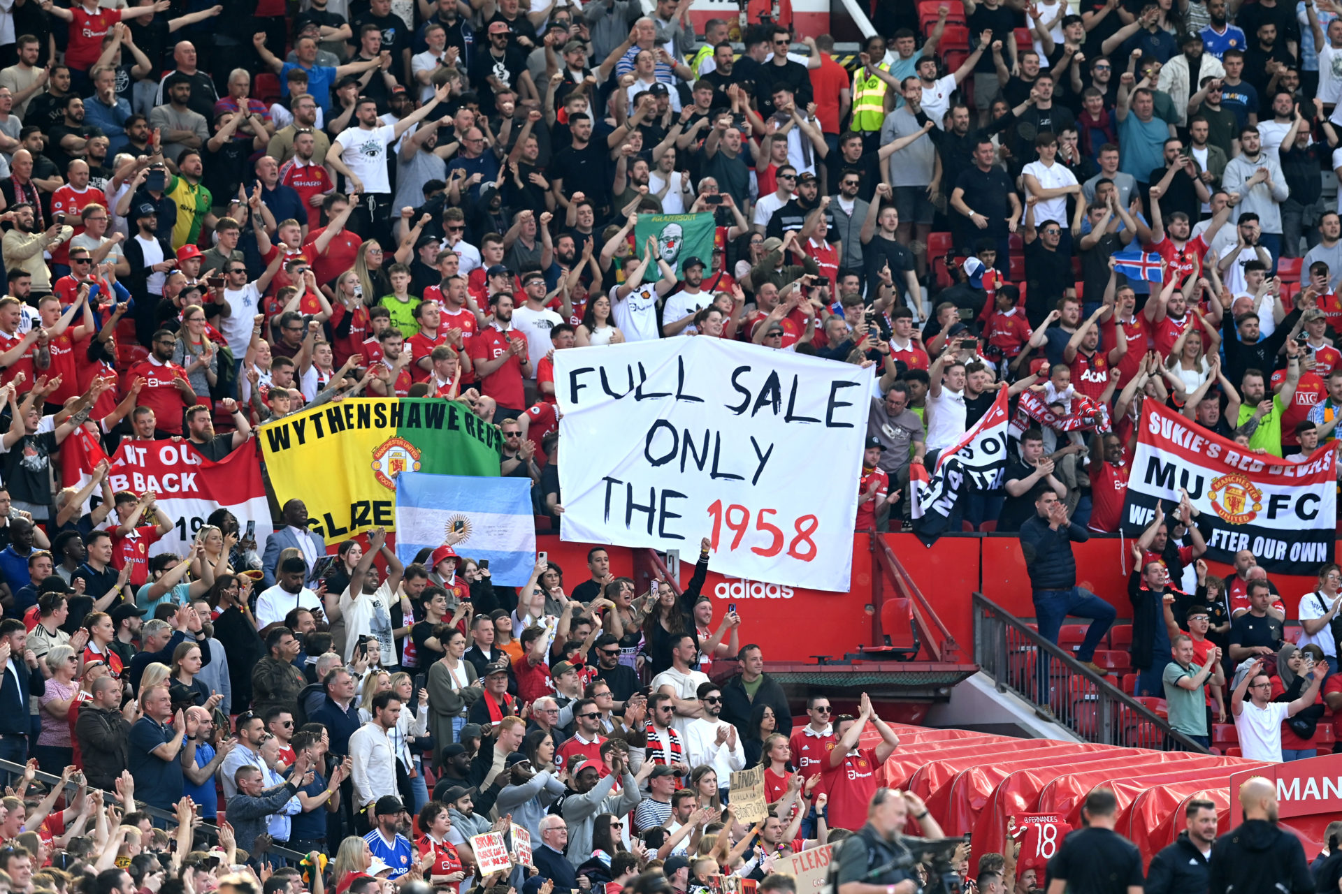 Manchester United Protest: Fans Block Megastore Entrance On Kit Release Day