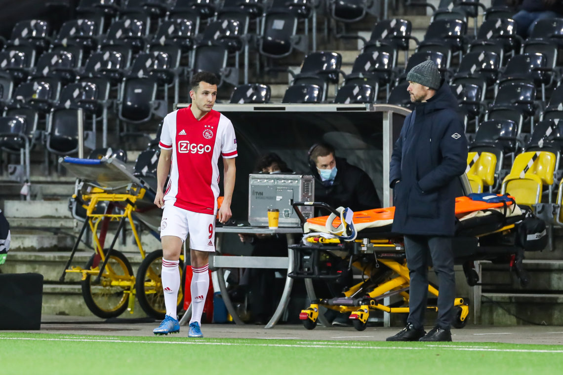 Manchester United invited to sign free agent who praised Ten Hag