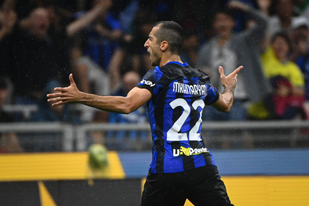 Matteo Darmian of FC Internazionale fights for the ball against Henrikh  Mkhitaryan of AS Roma during the Serie A 2020/21 / LM Stock Photo - Alamy