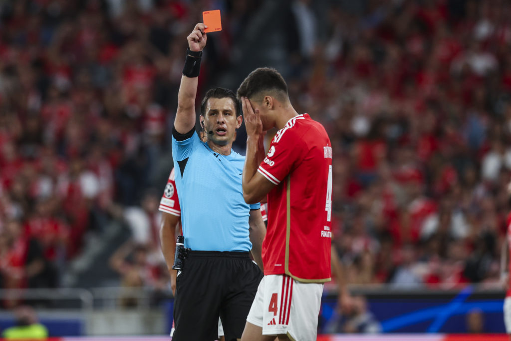 Manchester United target given bizarre red card in 2-0 defeat