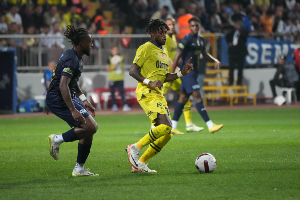 Kasimpasa v Fenerbahce - Turkish Super League