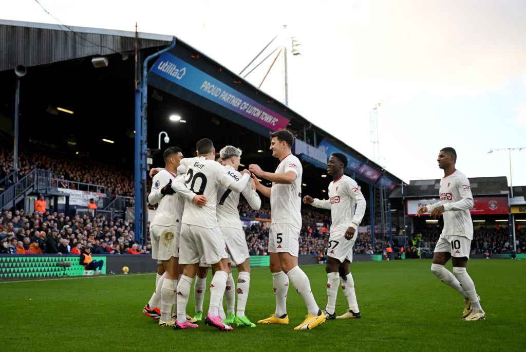 Luton Town v Manchester United - Premier League