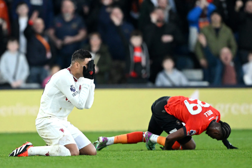 Luton Town v Manchester United - Premier League